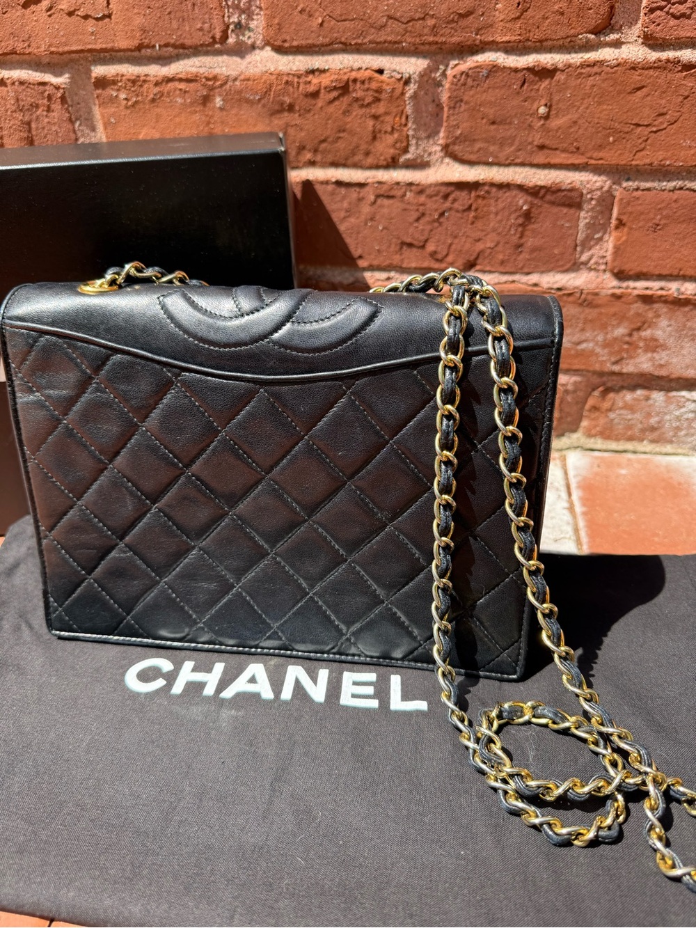 CHANEL Vintage CC Flap Bag – Black Lambskin Leather (Circa 1989–1991)